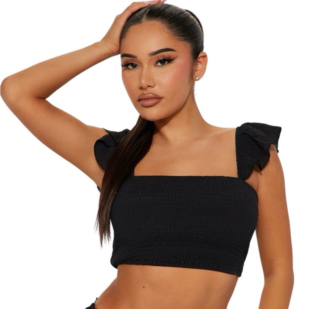 Fashion Nova She's The Sweetest Black Smocked Crop‎ Top Size Medium